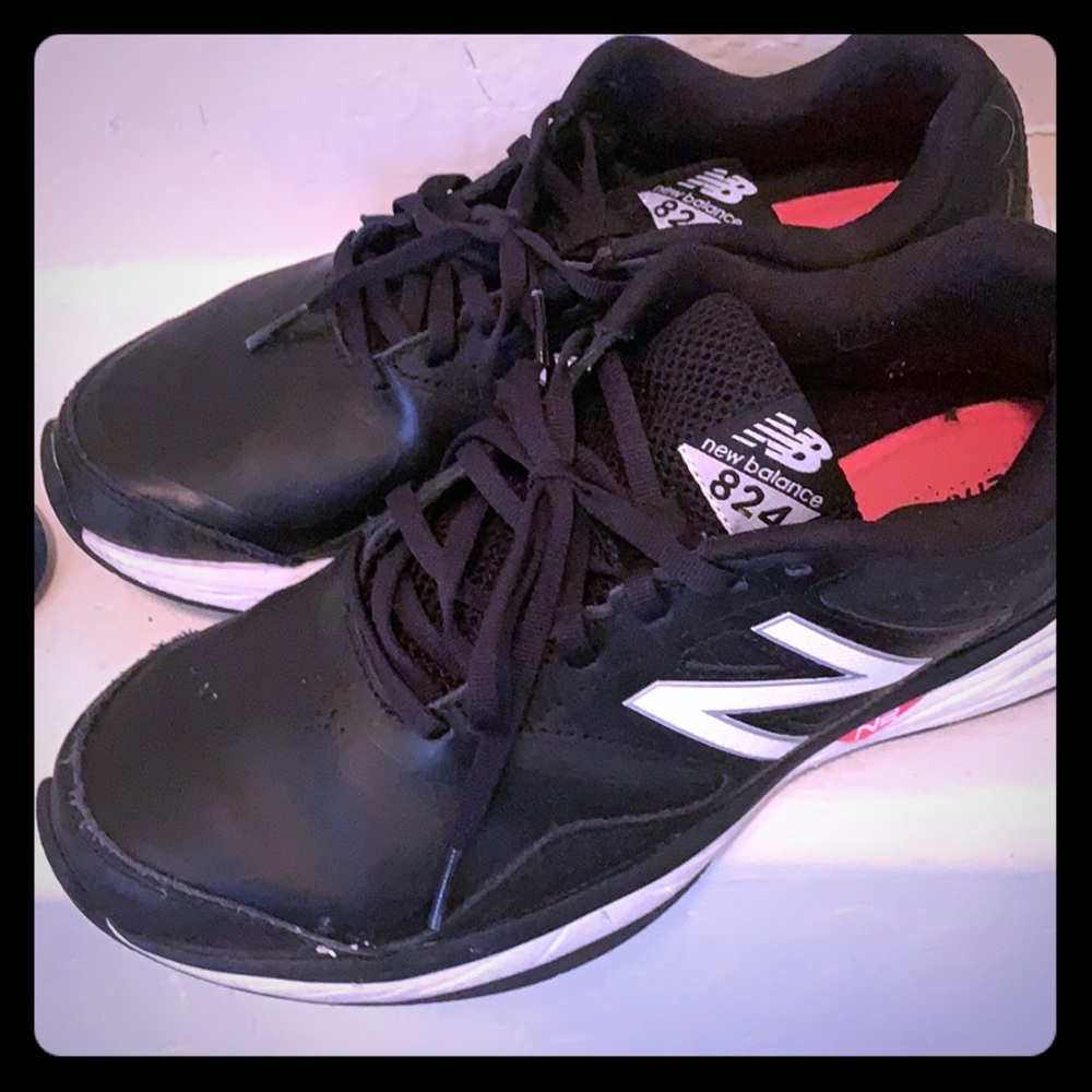 New Balance 824